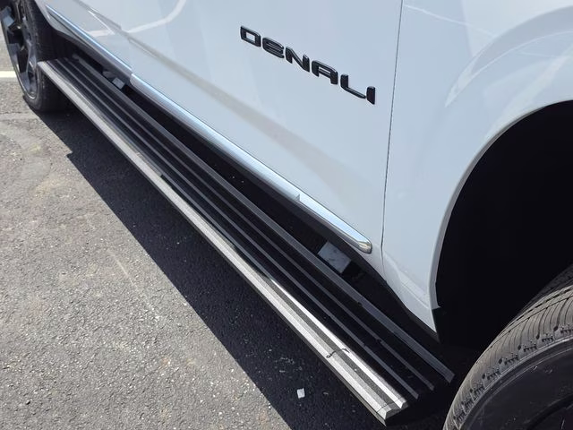 2026 Summit White GMC Yukon XL Denali 4X4 SUV