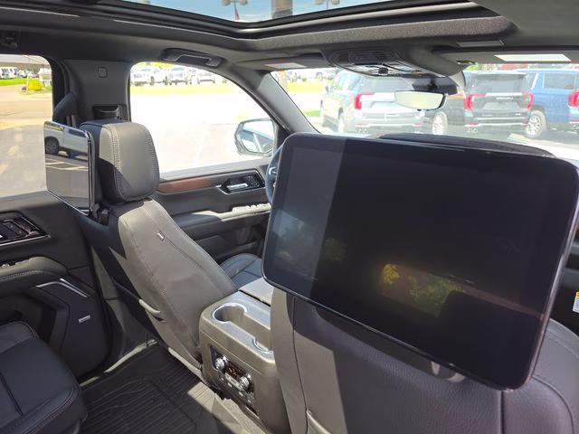 2026 Summit White GMC Yukon XL Denali 4X4 SUV