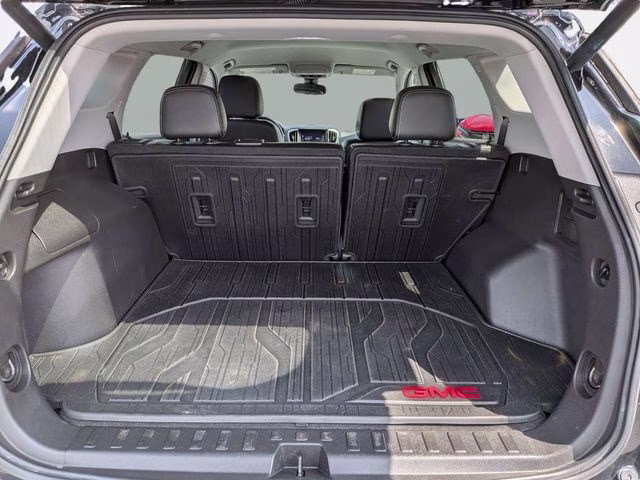 2022 Ebony Twilight Metallic GMC Terrain SLT FWD SUV