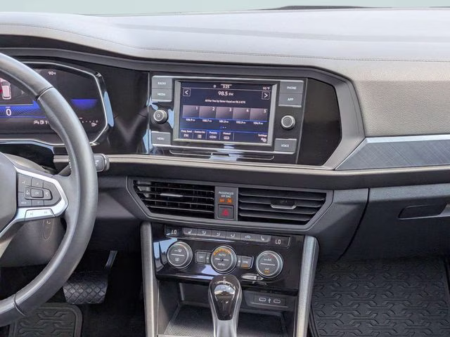 2024 Opal White Pearl Volkswagen Jetta 1.5T SE FWD Sedan