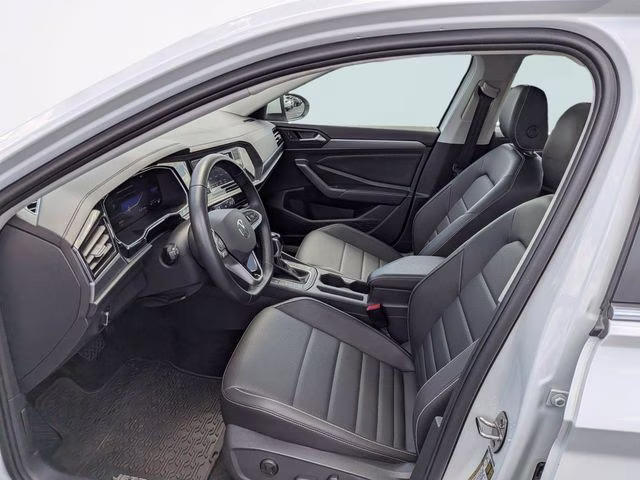 2024 Opal White Pearl Volkswagen Jetta 1.5T SE FWD Sedan