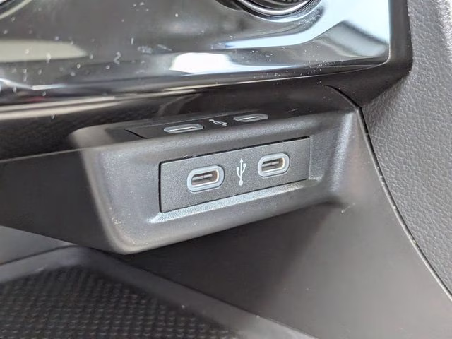 2024 Opal White Pearl Volkswagen Jetta 1.5T SE FWD Sedan
