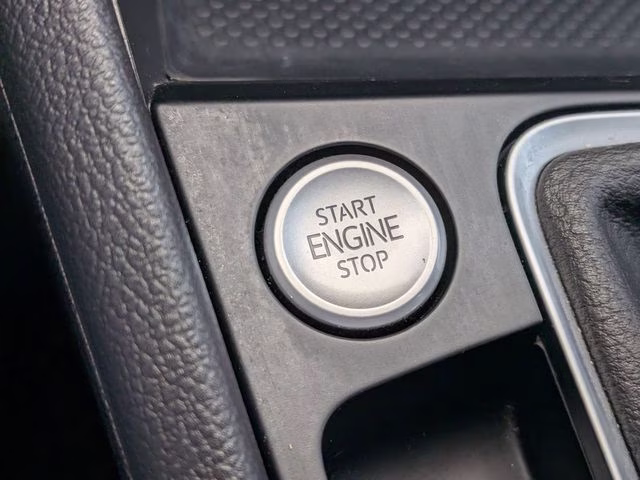 2024 Opal White Pearl Volkswagen Jetta 1.5T SE FWD Sedan