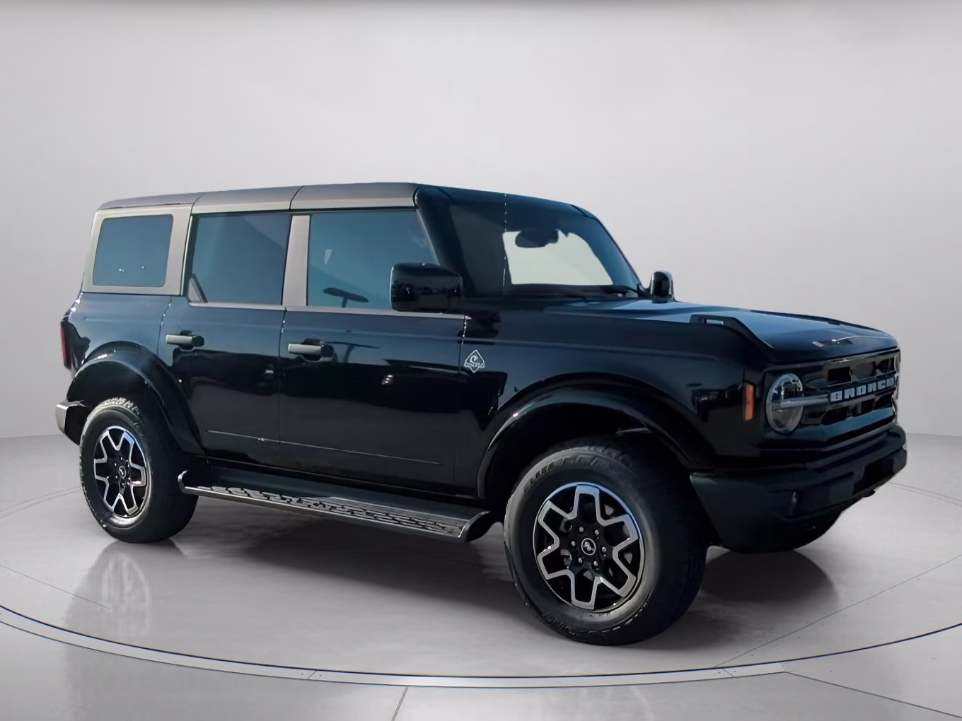 2026 Shadow Black Ford Bronco Outer Banks 4X4 Convertible
