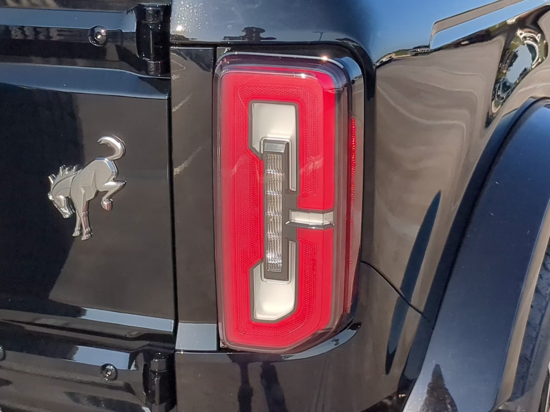 2026 Shadow Black Ford Bronco Outer Banks 4X4 Convertible
