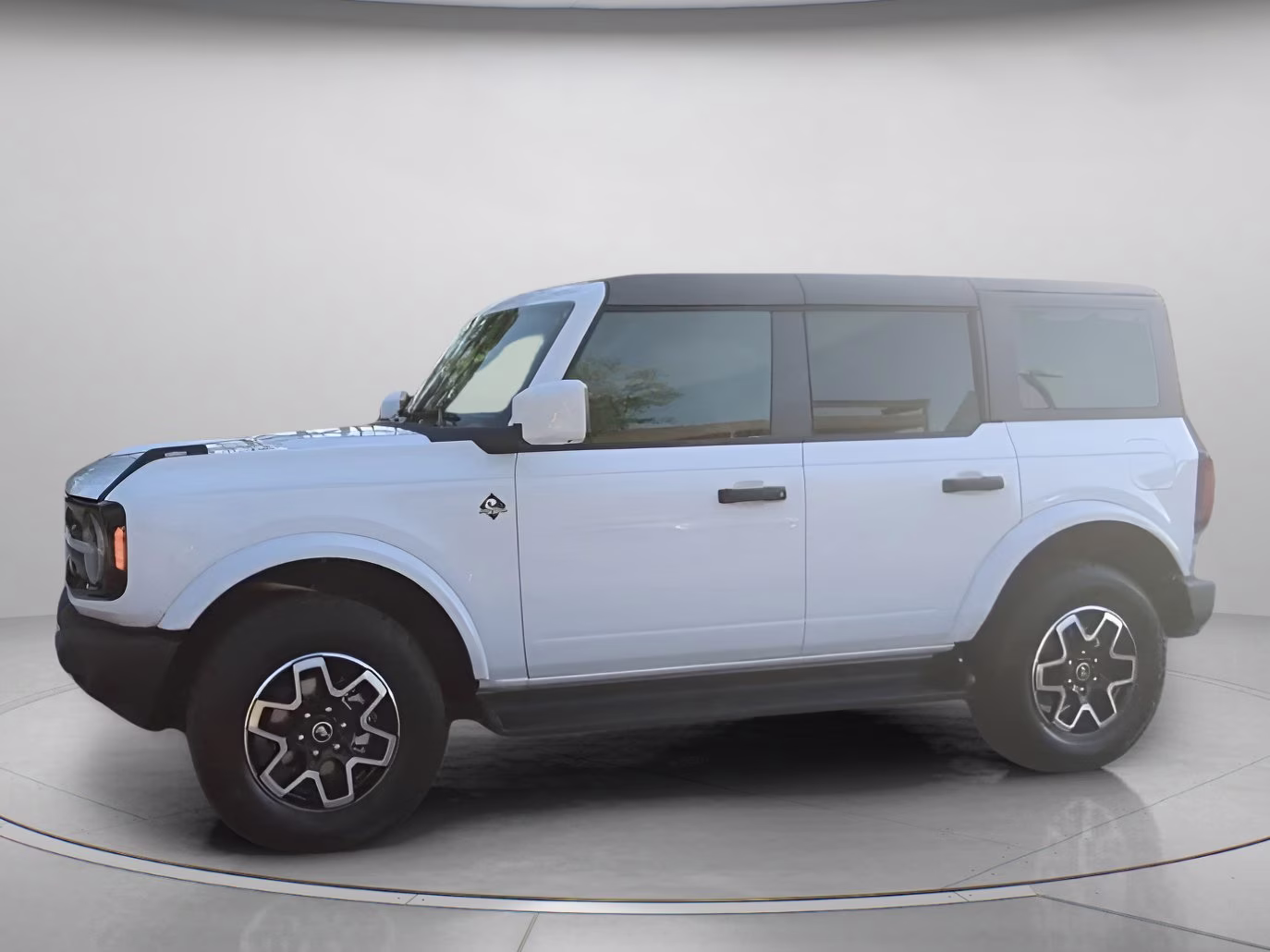 2026 Oxford White Ford Bronco Outer Banks 4X4 Convertible