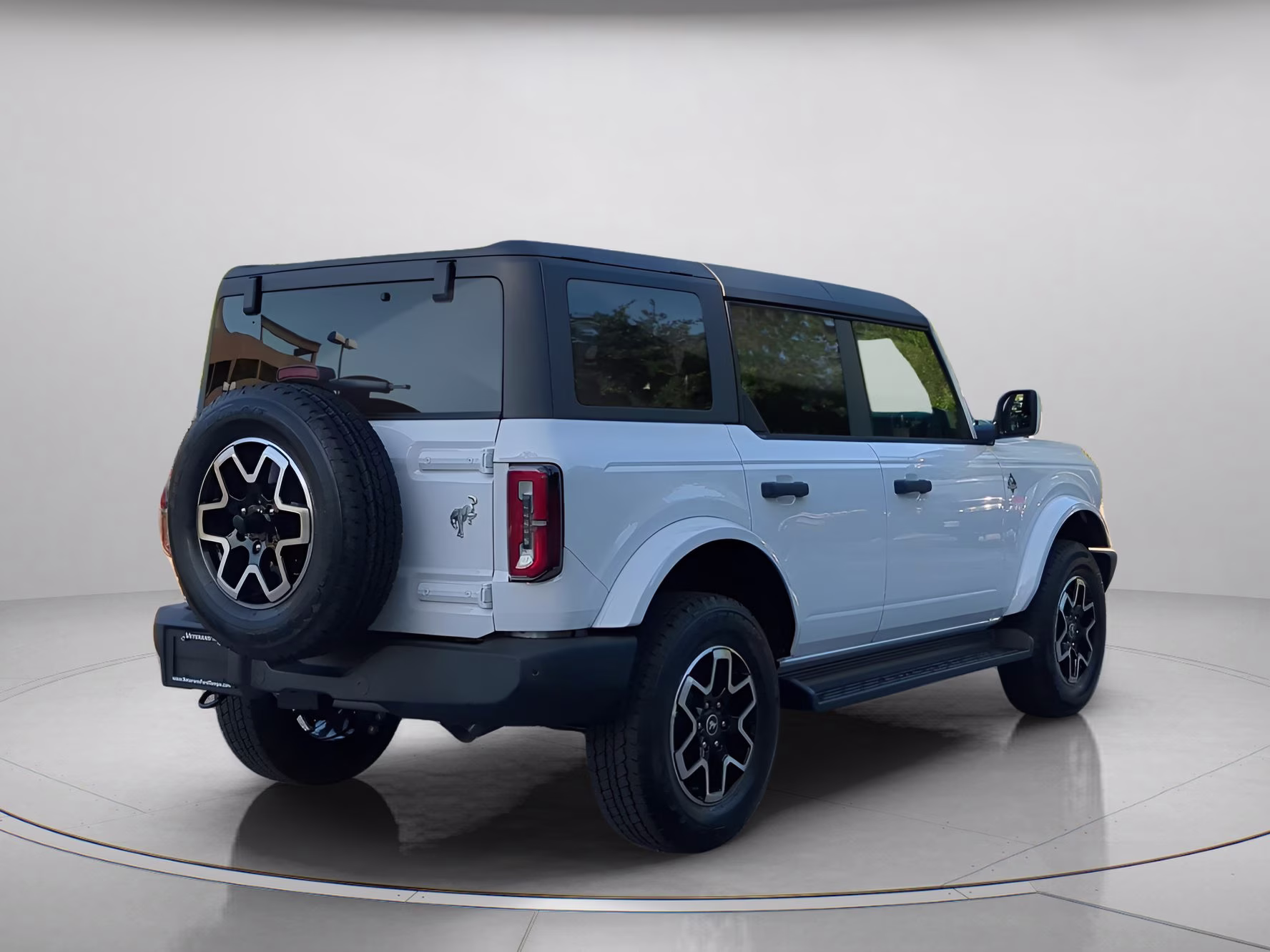 2026 Oxford White Ford Bronco Outer Banks 4X4 Convertible