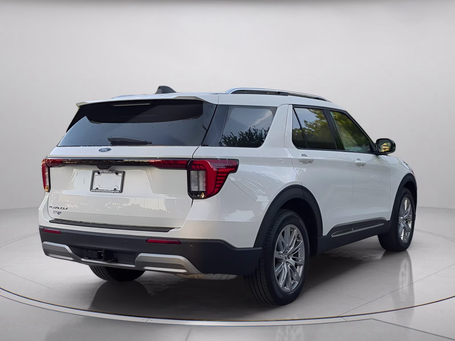 2026 Star White Metallic Tri-Coat Ford Explorer Platinum RWD SUV