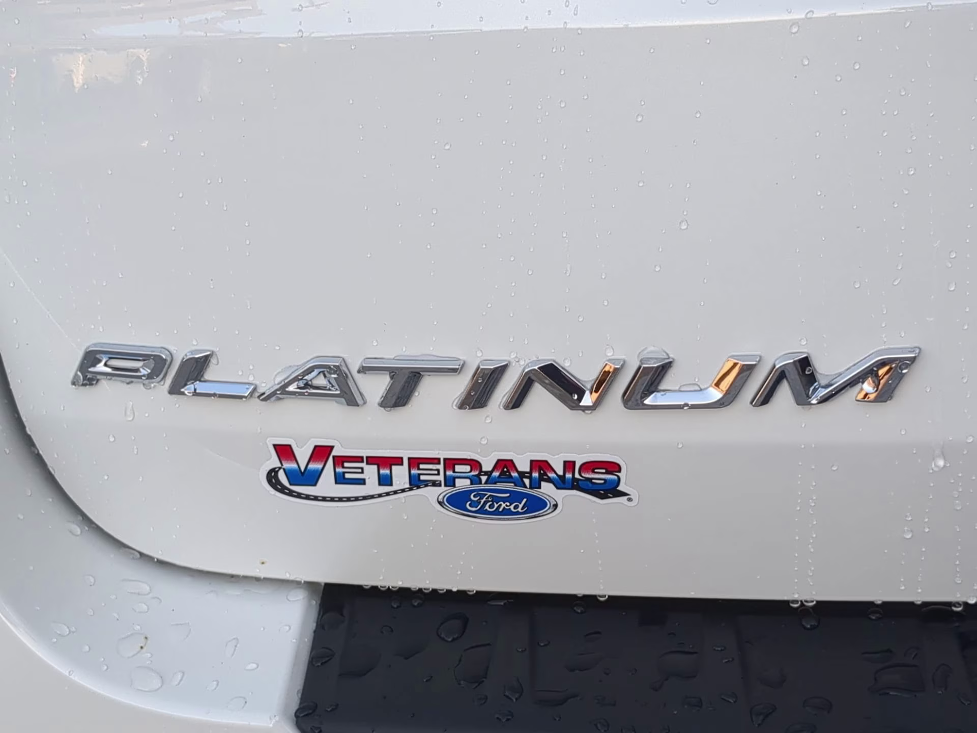 2026 Star White Metallic Tri-Coat Ford Explorer Platinum RWD SUV