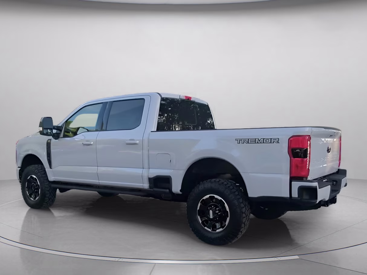 2026 Avalanche Ford Super Duty F-250 SRW LARIAT Crew Cab Pickup 4X4 Truck