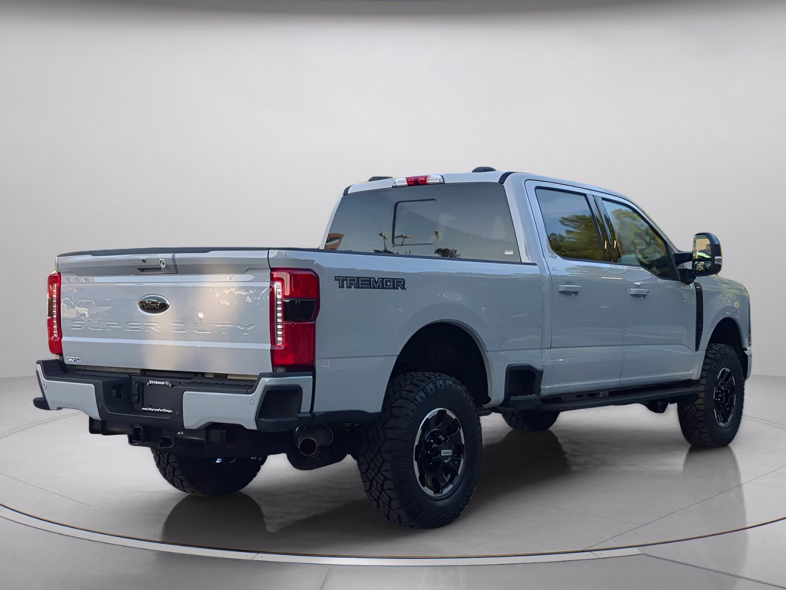 2026 Avalanche Ford Super Duty F-250 SRW LARIAT Crew Cab Pickup 4X4 Truck