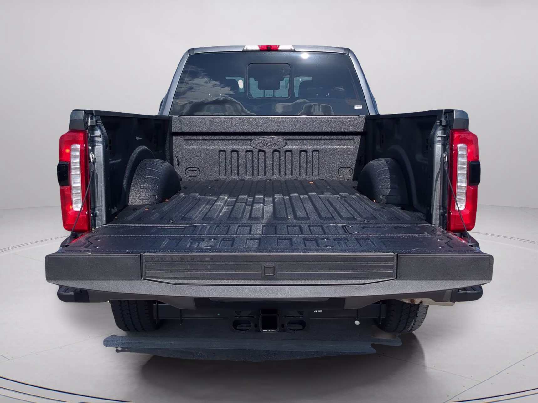 2026 Carbonized Gray Metallic Ford Super Duty F-250 SRW LARIAT Crew Cab Pickup 4X4 Truck