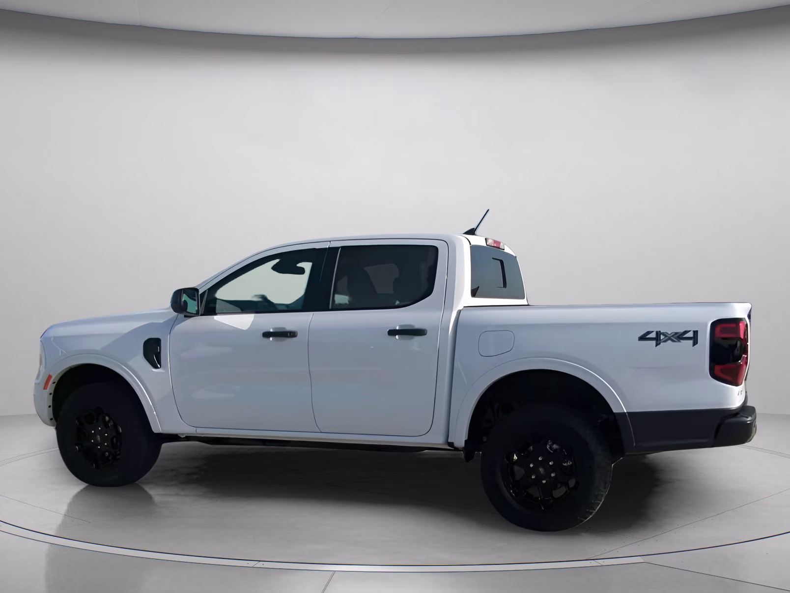 2026 Oxford White Ford Ranger XLT Crew Cab Pickup 4X4 Truck