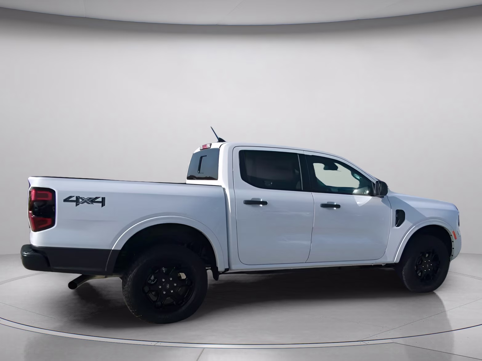 2026 Oxford White Ford Ranger XLT Crew Cab Pickup 4X4 Truck