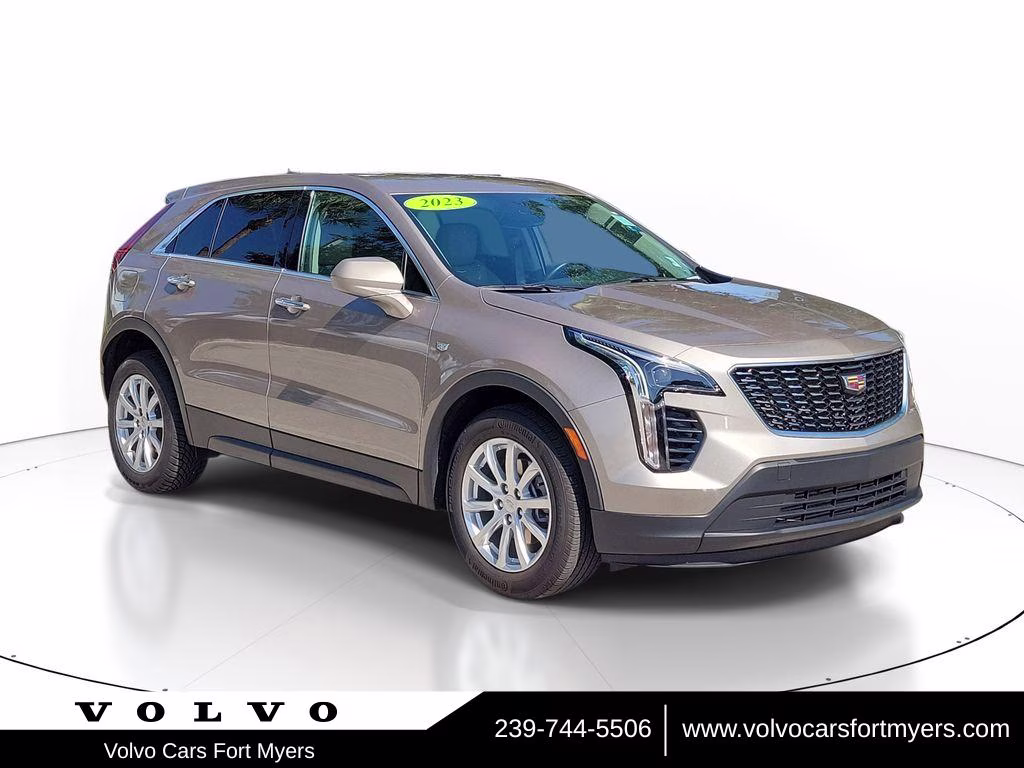 2023 Latte Metallic Cadillac XT4 FWD Luxury FWD SUV