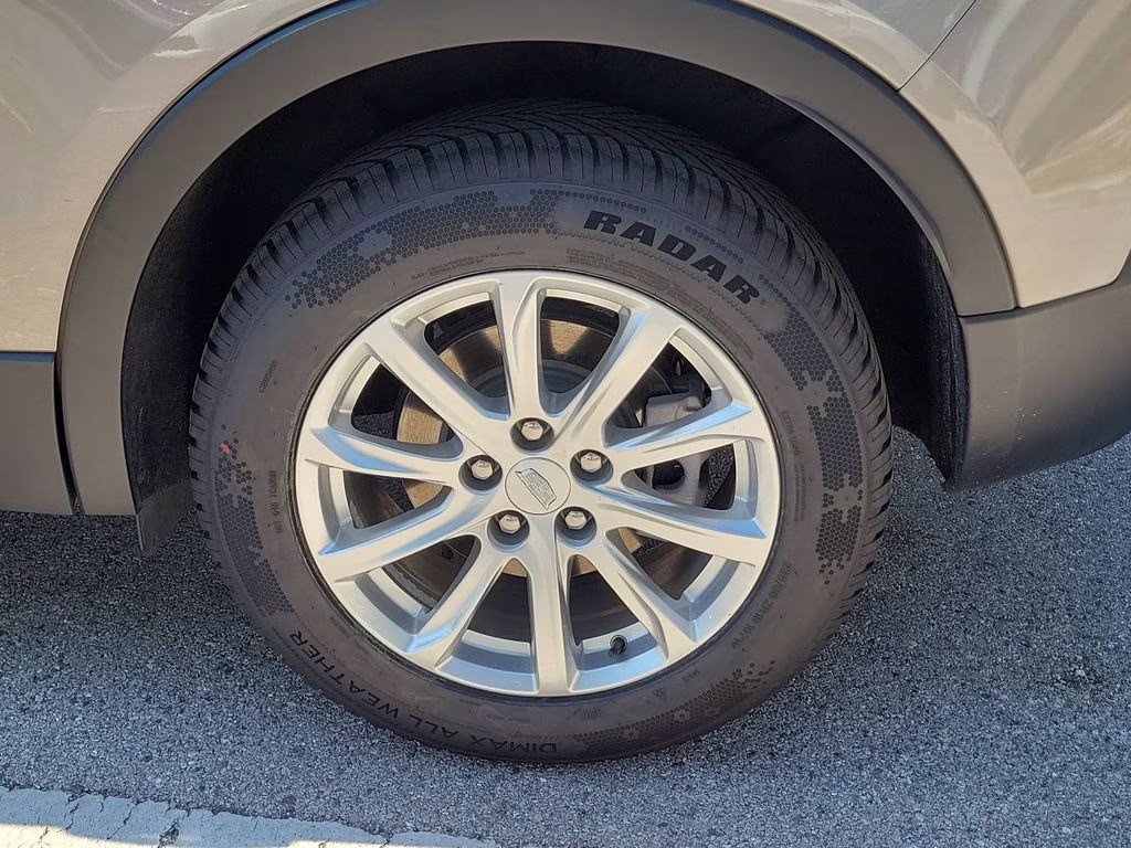 2023 Latte Metallic Cadillac XT4 FWD Luxury FWD SUV