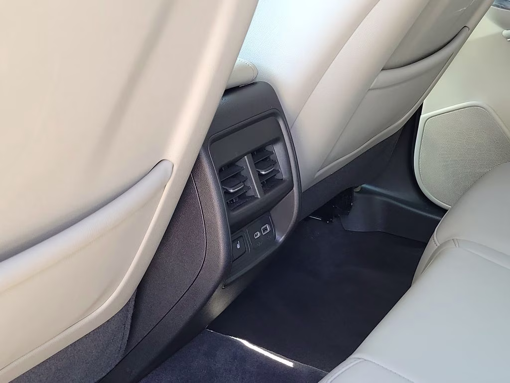 2023 Latte Metallic Cadillac XT4 FWD Luxury FWD SUV