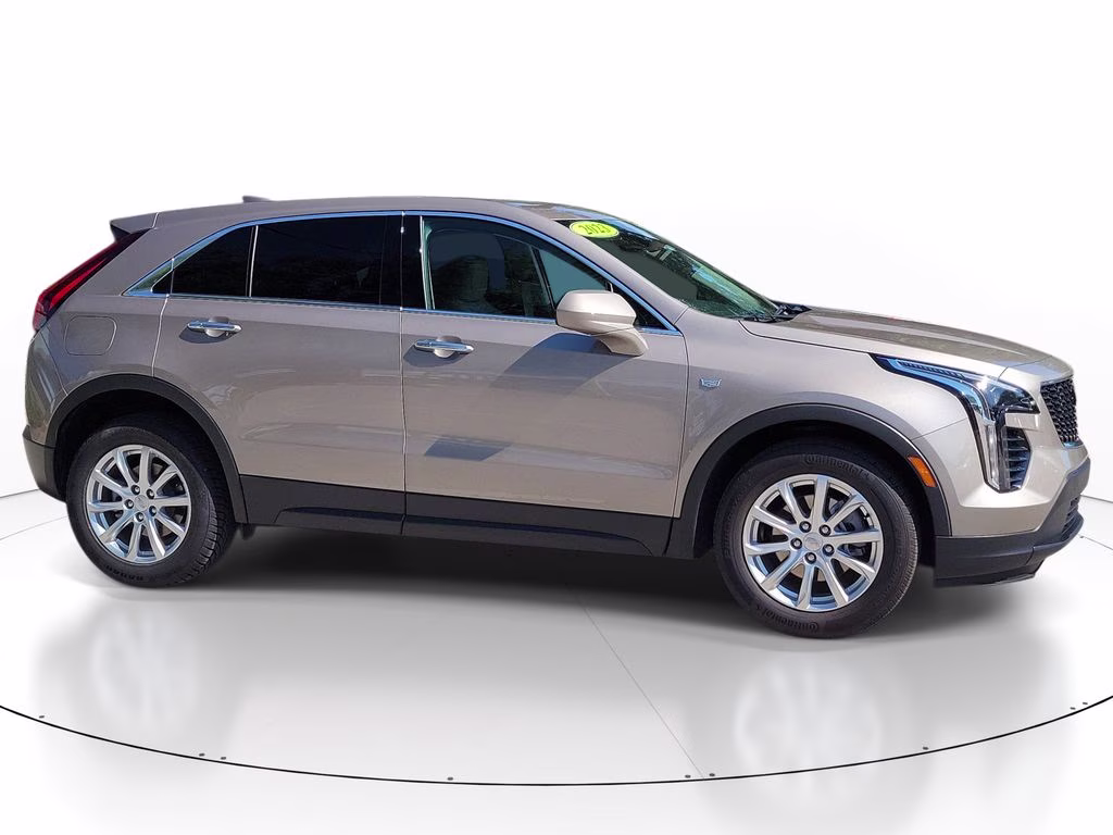2023 Latte Metallic Cadillac XT4 FWD Luxury FWD SUV