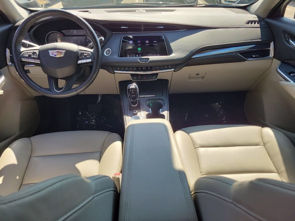 2023 Latte Metallic Cadillac XT4 FWD Luxury FWD SUV
