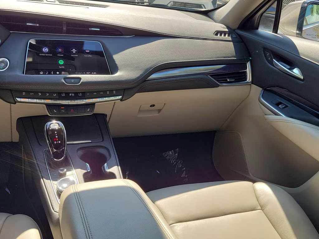 2023 Latte Metallic Cadillac XT4 FWD Luxury FWD SUV
