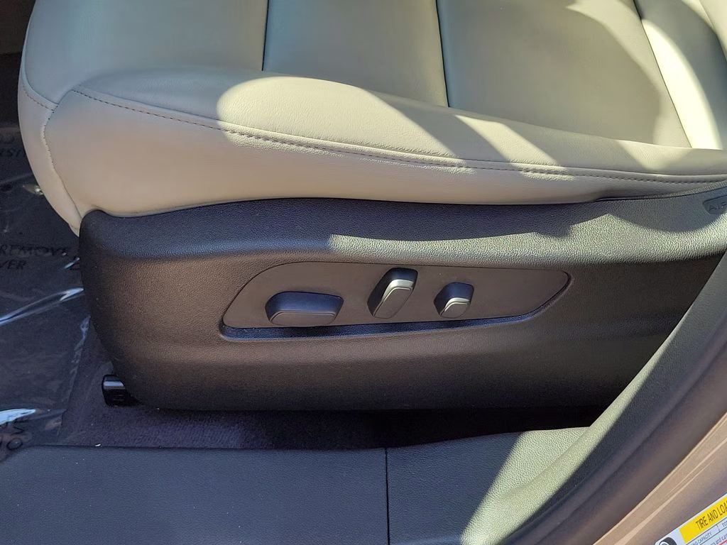 2023 Latte Metallic Cadillac XT4 FWD Luxury FWD SUV