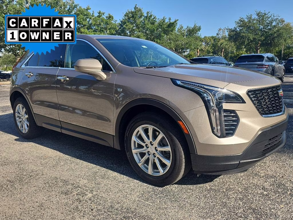2023 Latte Metallic Cadillac XT4 FWD Luxury FWD SUV