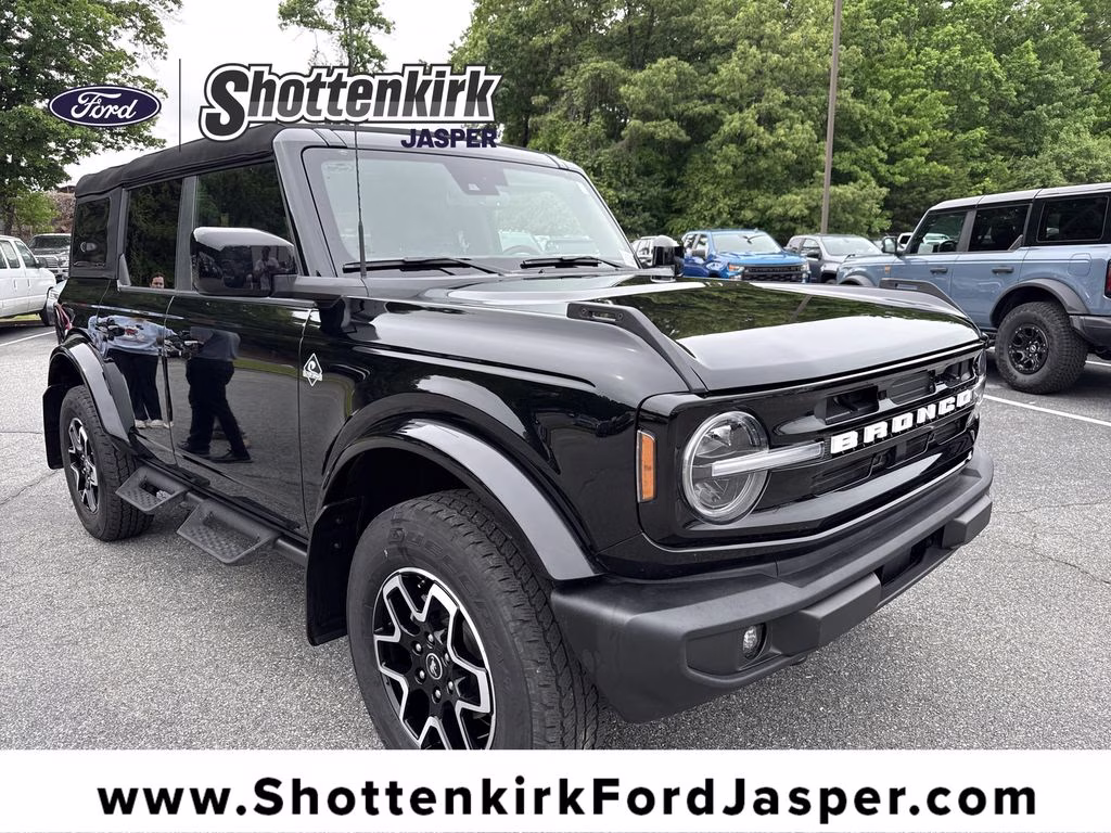 2024 Ford Bronco Outer Banks 4x4's photo