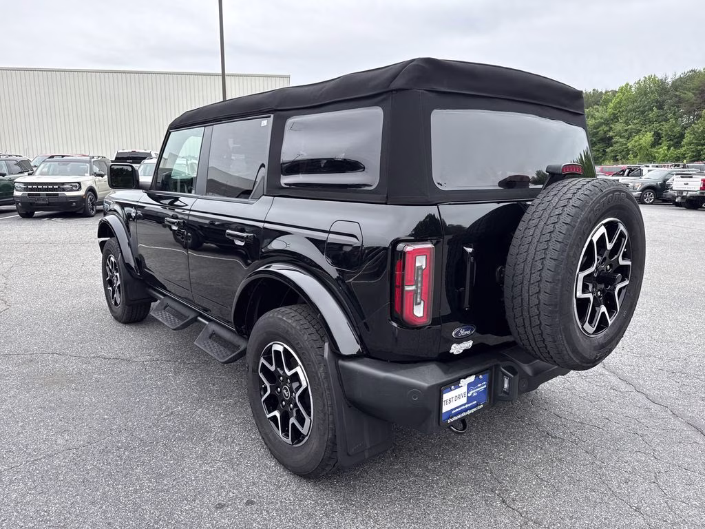 2024 Shadow Black Ford Bronco Outer Banks 4X4 SUV