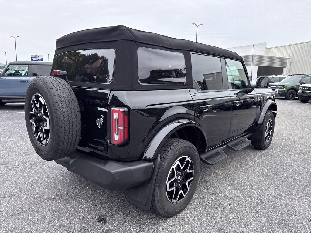2024 Shadow Black Ford Bronco Outer Banks 4X4 SUV