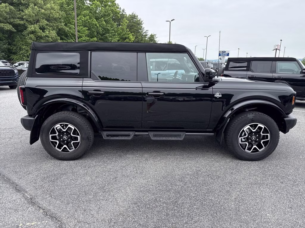 2024 Shadow Black Ford Bronco Outer Banks 4X4 SUV