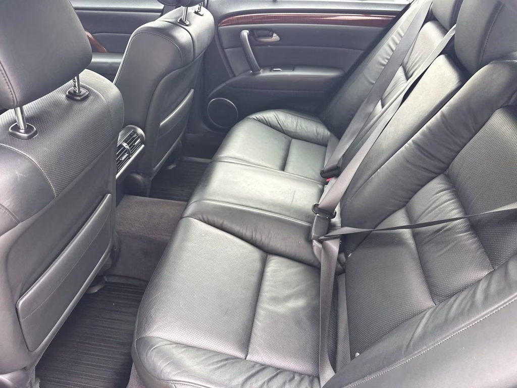 2006 Premium White Pearl Acura RL 3.5 AWD Sedan