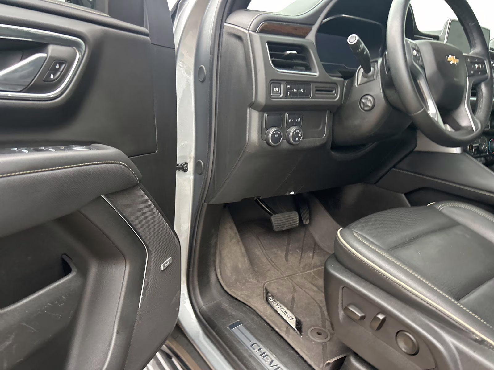 2024 Sterling Gray Metallic Chevrolet Tahoe Premier RWD SUV