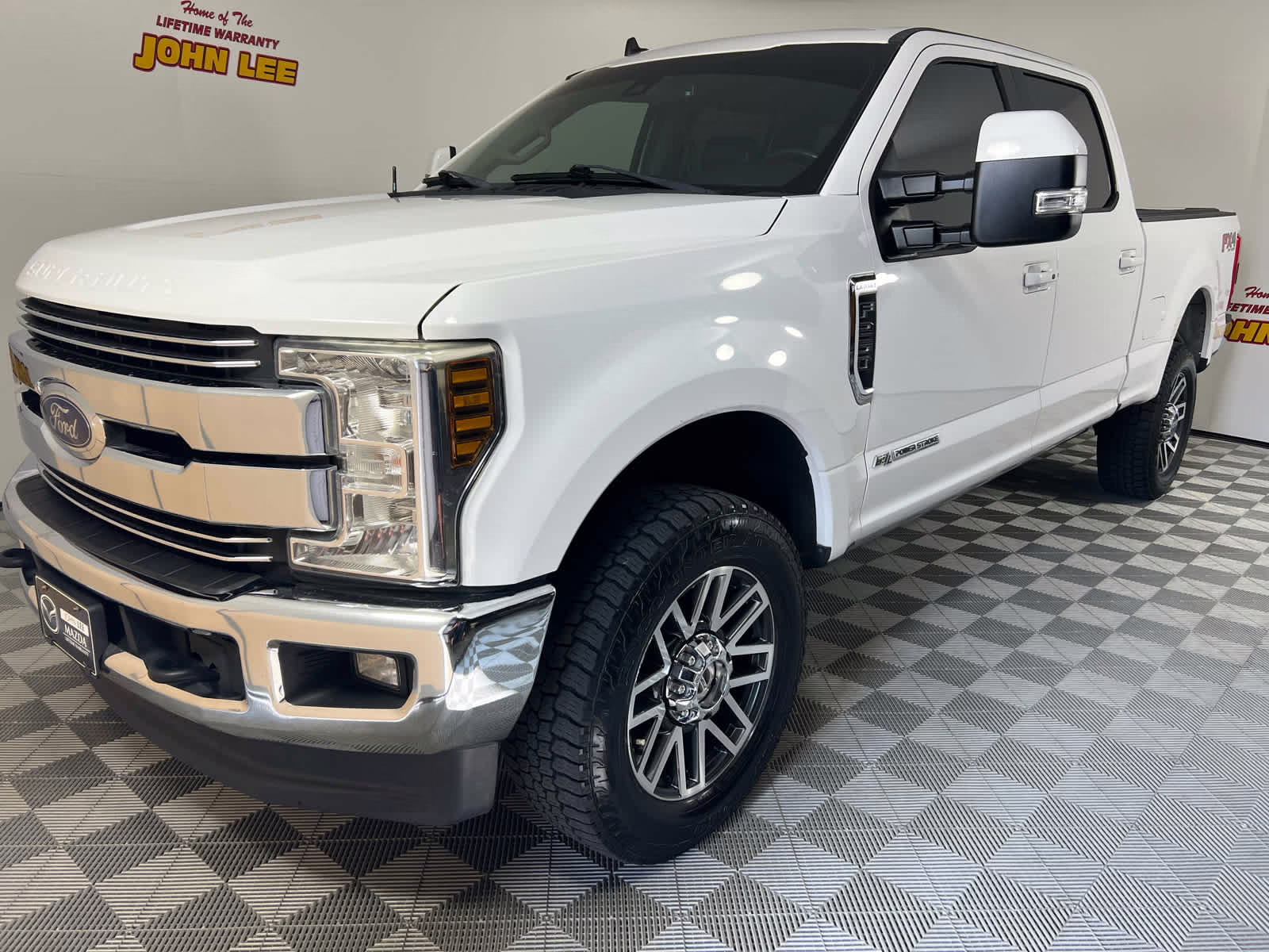 2019 Oxford White Ford Super Duty F-250 SRW LARIAT 4X4 Truck