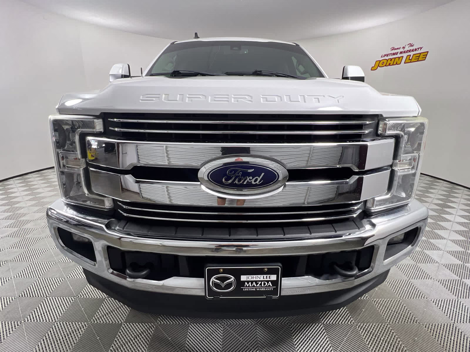 2019 Oxford White Ford Super Duty F-250 SRW LARIAT 4X4 Truck