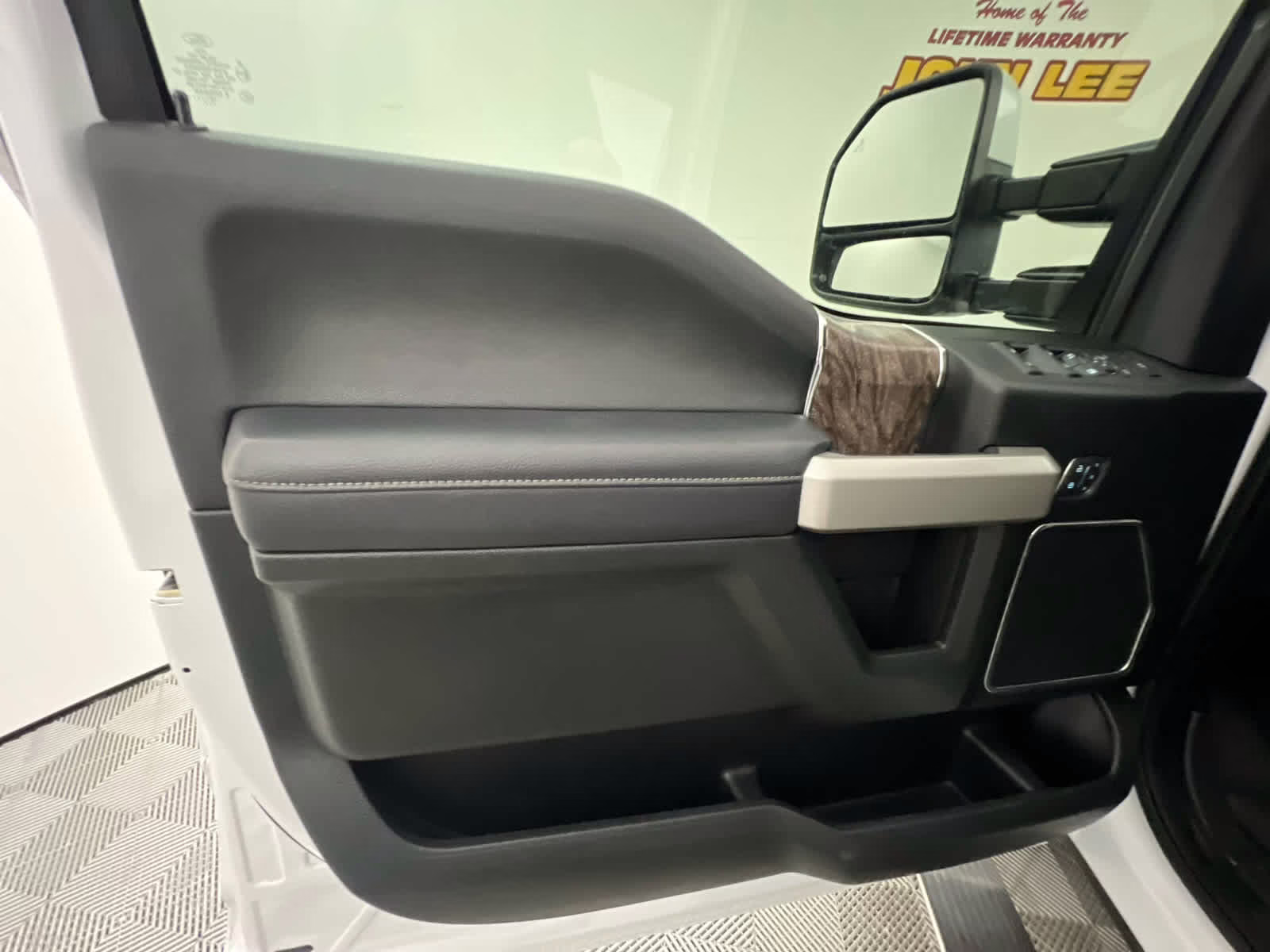 2019 Oxford White Ford Super Duty F-250 SRW LARIAT 4X4 Truck
