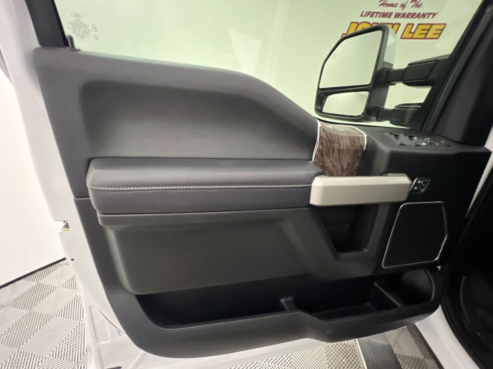 2019 Oxford White Ford Super Duty F-250 SRW LARIAT 4X4 Truck