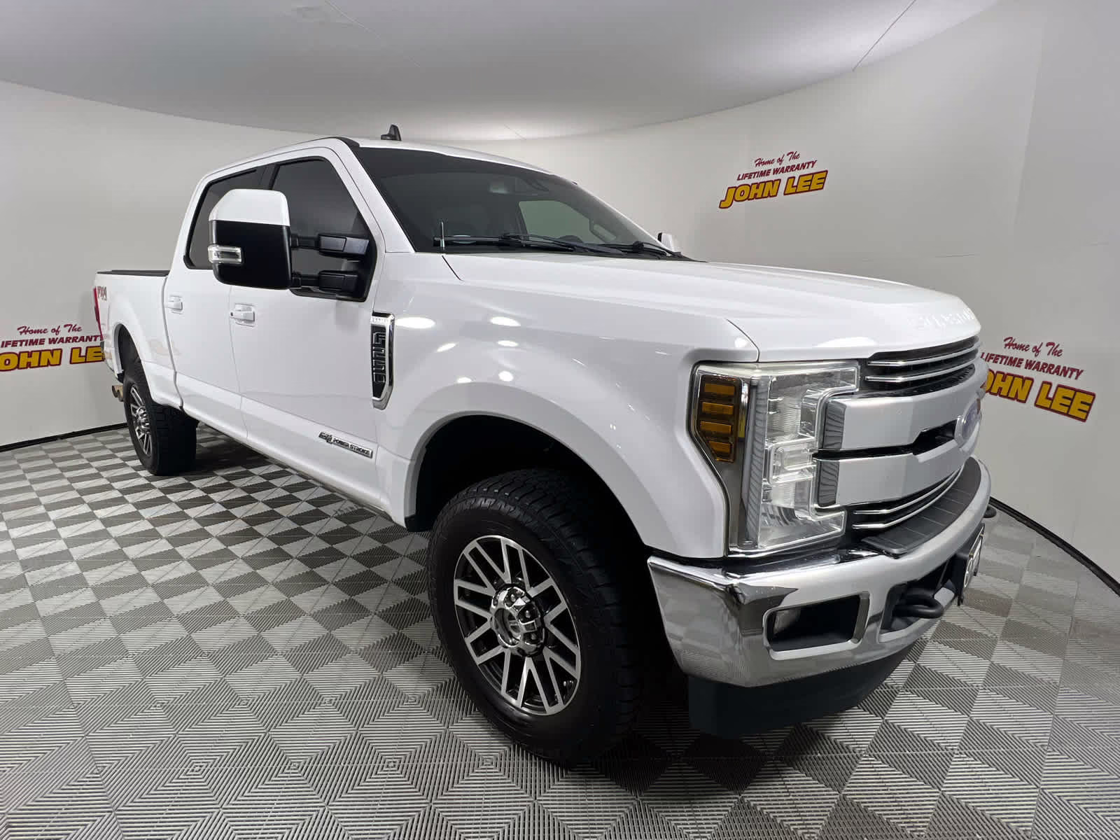 2019 Oxford White Ford Super Duty F-250 SRW LARIAT 4X4 Truck