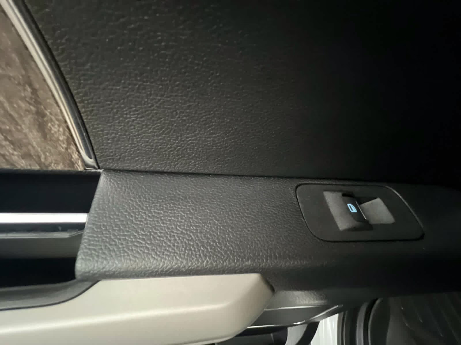 2019 Oxford White Ford Super Duty F-250 SRW LARIAT 4X4 Truck