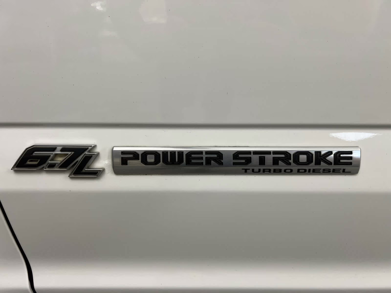 2019 Oxford White Ford Super Duty F-250 SRW LARIAT 4X4 Truck