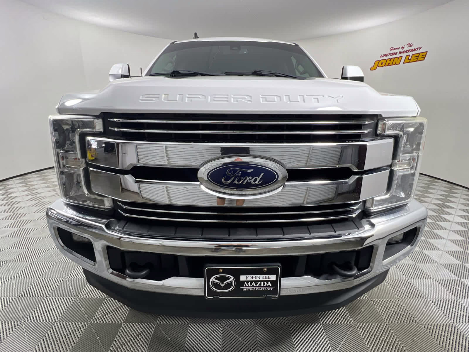 2019 Oxford White Ford Super Duty F-250 SRW LARIAT 4X4 Truck