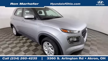 2025 Shimmering Silver Hyundai Venue SE FWD SUV