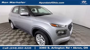 2025 Shimmering Silver Hyundai Venue SE FWD SUV