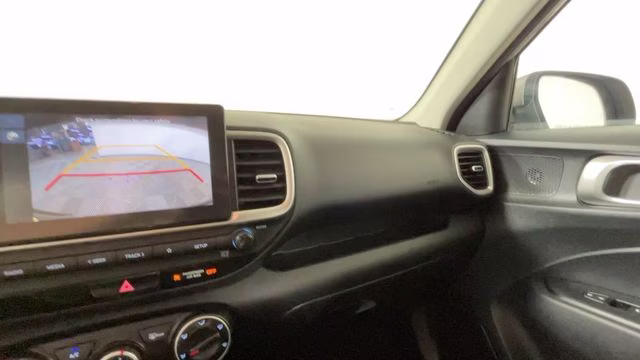 2025 Shimmering Silver Hyundai Venue SE FWD SUV