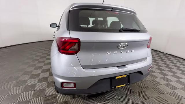 2025 Shimmering Silver Hyundai Venue SE FWD SUV