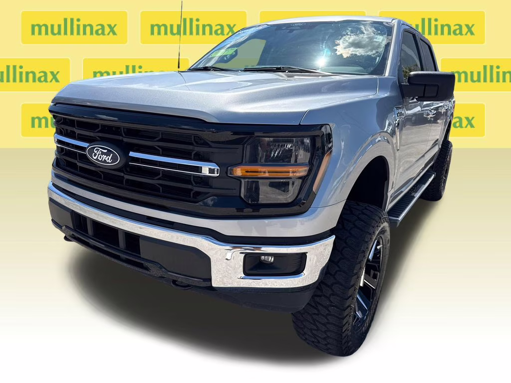 2025 Iconic Silver Metallic Ford F-150 XLT w/ LIFTKIT 4X4 Truck