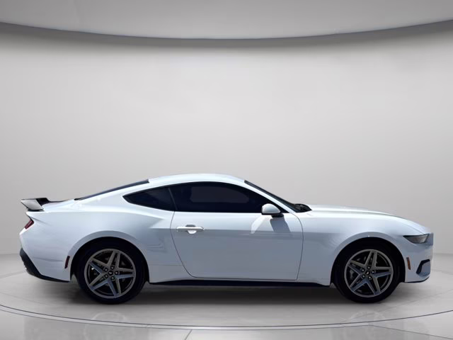 2025 Oxford White Ford Mustang EcoBoost RWD Coupe