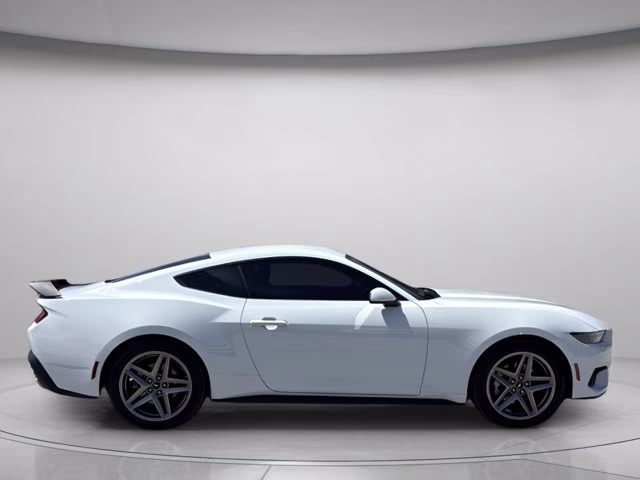 2025 Oxford White Ford Mustang EcoBoost RWD Coupe