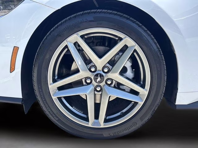 2025 Oxford White Ford Mustang EcoBoost RWD Coupe