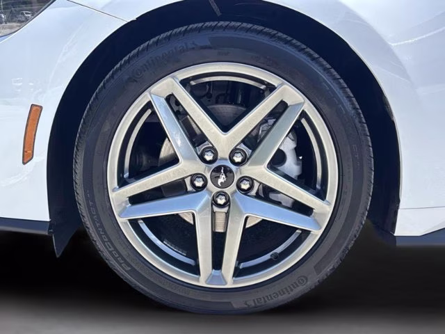 2025 Oxford White Ford Mustang EcoBoost RWD Coupe