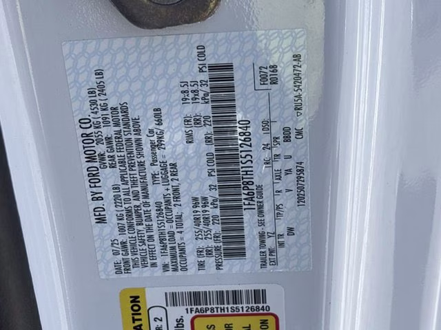 2025 Oxford White Ford Mustang EcoBoost RWD Coupe